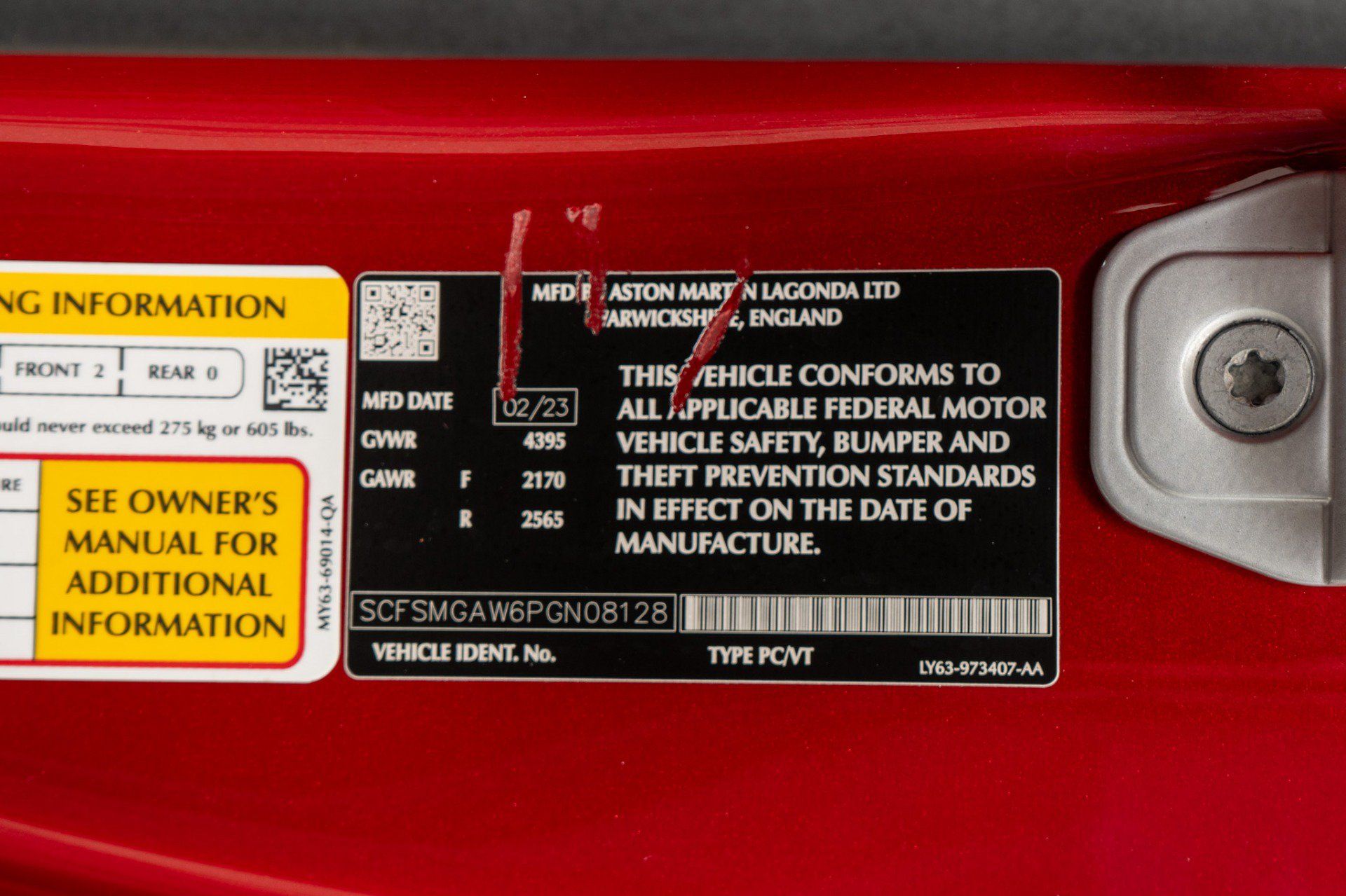 Used 2023 Aston Martin V8 Vantage Coupe RWD image 19