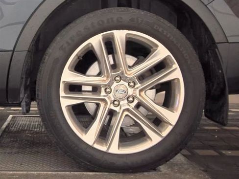 Used 2017 Ford Explorer XLT w/ Equipment Group 202A image 12