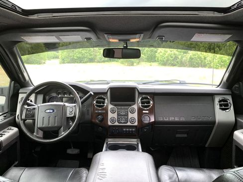 Used 2014 Ford F250 Lariat w/ Lariat Ultimate Package AWD/4WD image 14