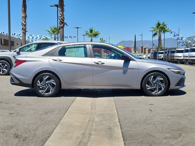 Certified 2025 Hyundai Elantra SEL FWD image 34