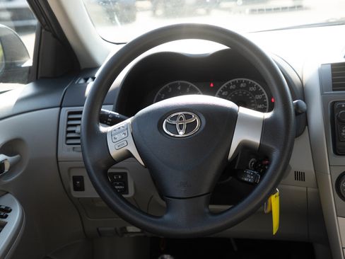 Used 2012 Toyota Corolla LE FWD image 15