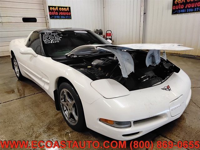 Used 2002 Chevrolet Corvette Coupe w/ Preferred Equipment Group2 RWD image 1