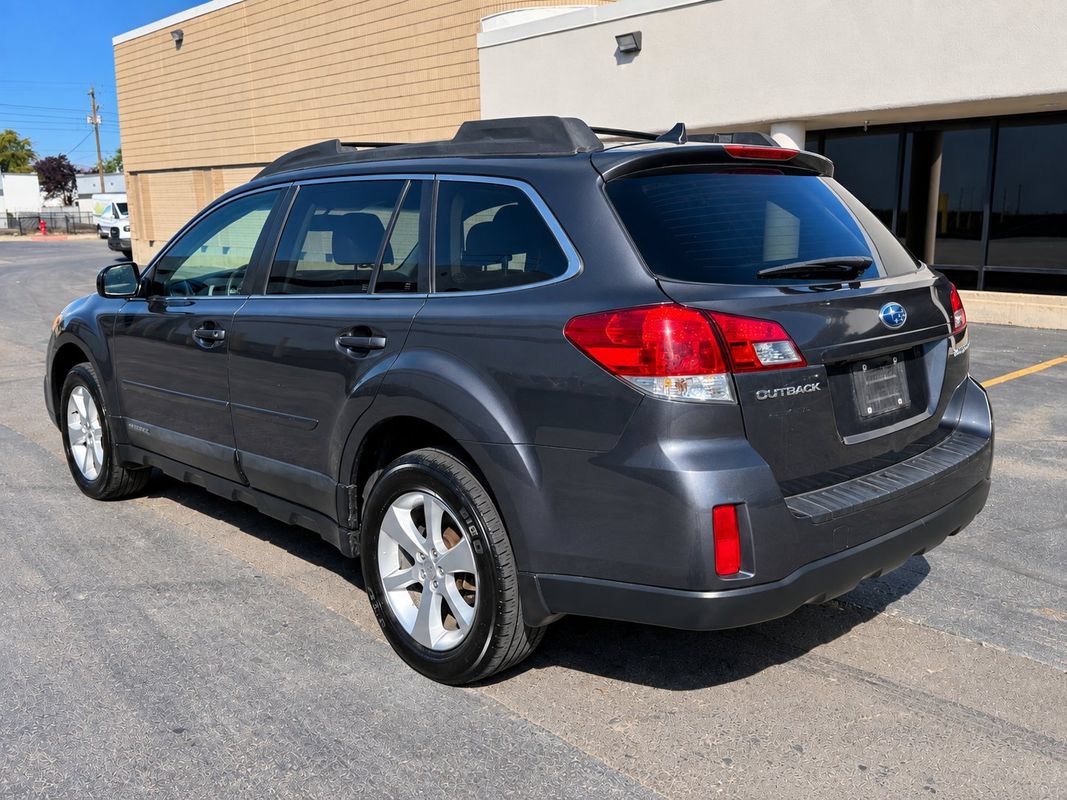 Used 2014 Subaru Outback 2.5i Limited w/ Moonroof Package AWD/4WD image 3