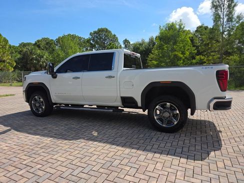 Used 2025 GMC Sierra 2500 SLT w/ SLT Convenience Package AWD/4WD image 9