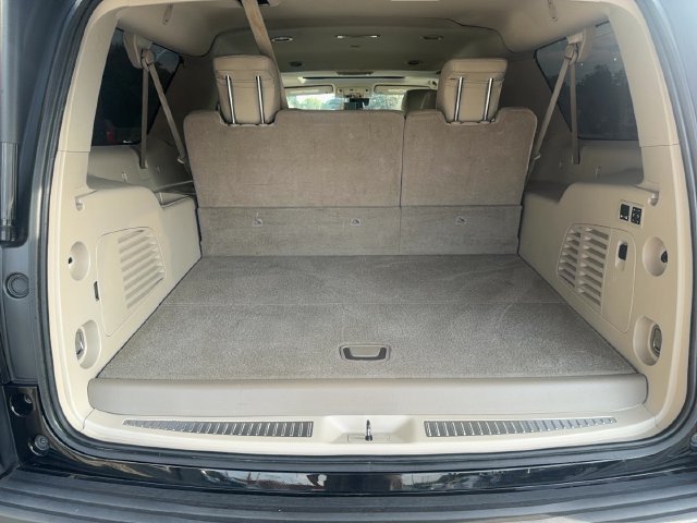 Used 2018 Cadillac Escalade ESV Luxury AWD/4WD image 10