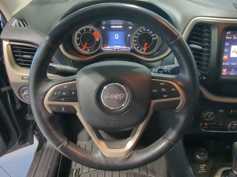 Used 2016 Jeep Cherokee Limited w/ Luxury Group AWD/4WD image 28