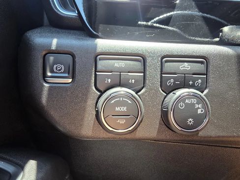 Used 2023 Chevrolet Silverado 1500 LT AWD/4WD image 22
