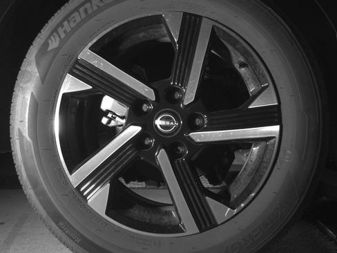 Used 2025 Nissan Sentra SV image 15