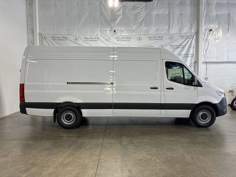 New 2025 Mercedes-Benz Sprinter 2500 image 3