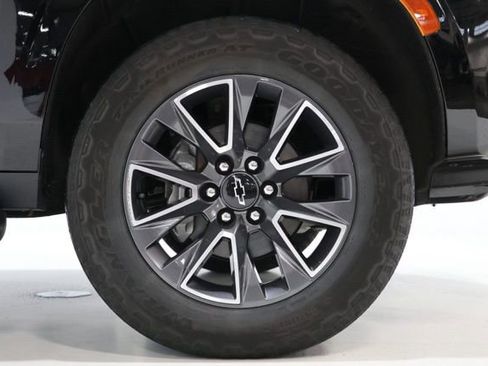 Used 2021 Chevrolet Tahoe Z71 w/ Z71 Signature Package AWD/4WD image 9