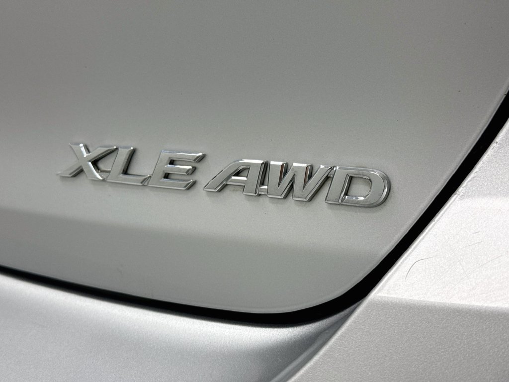 Used 2012 Toyota Venza XLE w/ XLE Premium Pkg AWD/4WD image 14