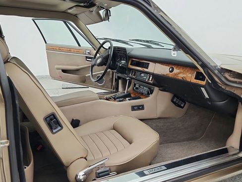 Used 1988 Jaguar XJS V12 Convertible image 24