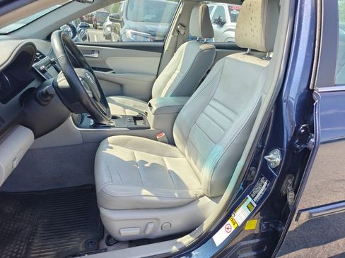 Used 2015 Toyota Camry XLE w/ Moonroof Package FWD image 9