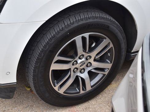 Used 2021 Ford Expedition Max Limited image 10