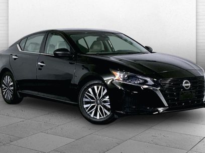 Used 2025 Nissan Altima 2.5 SV