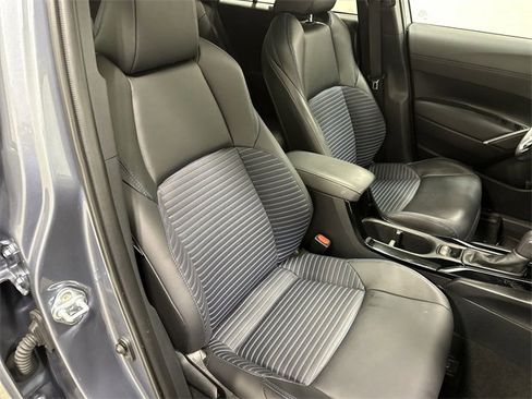 Used 2024 Toyota Corolla Cross XSE image 28