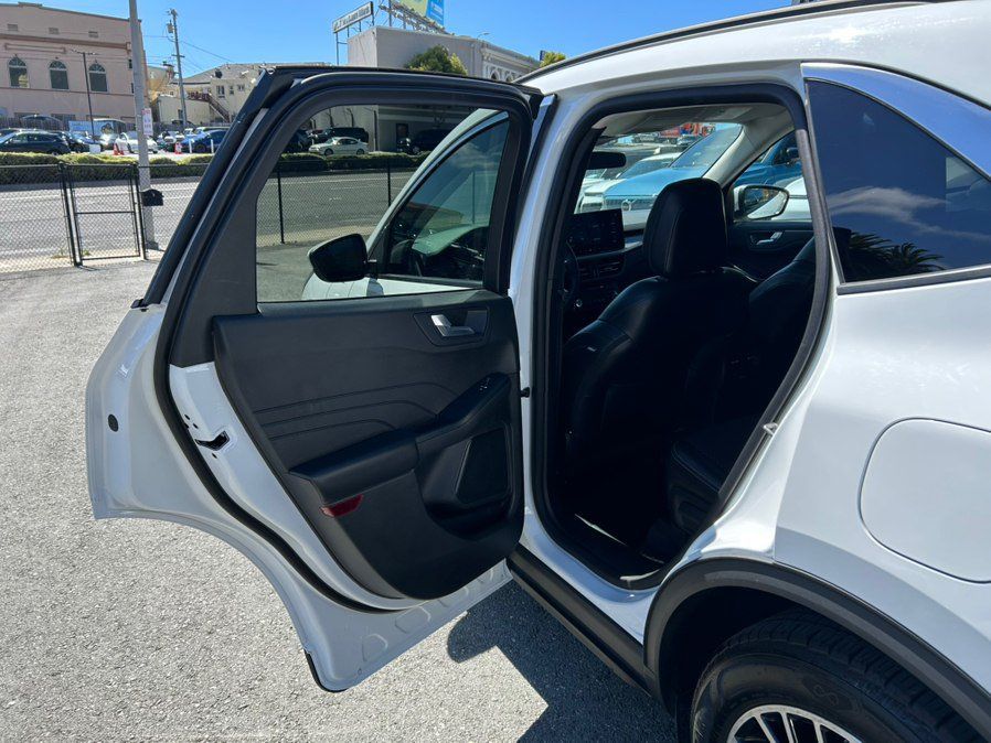 Used 2023 Ford Escape SE FWD image 49