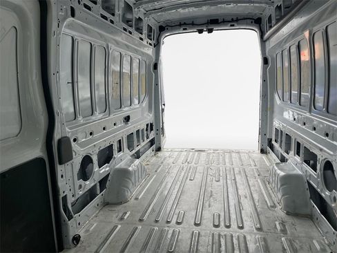 Used 2022 Ford Transit 250 148 High Roof Extended image 24