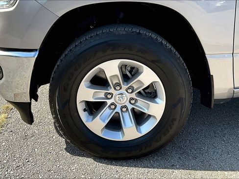 Used 2024 RAM 1500 Laramie image 12