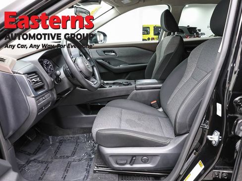 Used 2023 Nissan Rogue SV AWD/4WD image 13