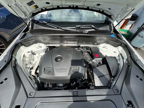 Used 2022 Volvo XC90 T6 Momentum w/ Advanced Package image 56