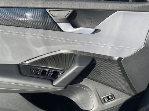 New 2026 Volkswagen Tiguan SE R-Line image 17