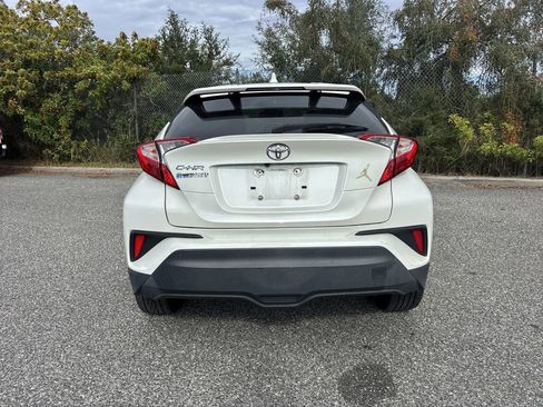 Used 2019 Toyota C-HR XLE image 4