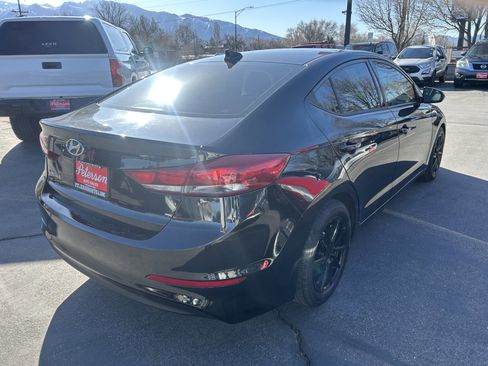 Used 2017 Hyundai Elantra SE image 7