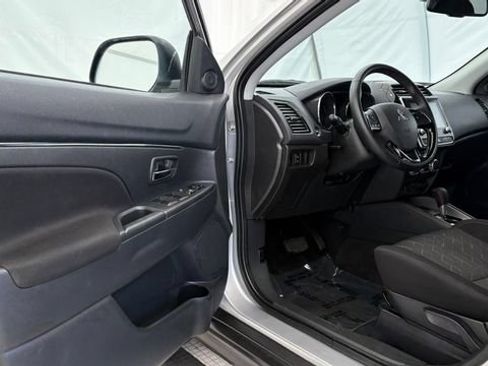 Used 2025 Mitsubishi Outlander Sport ES AWD/4WD image 30