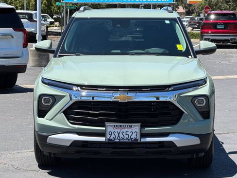 Used 2025 Chevrolet TrailBlazer LT w/ Convenience Package FWD image 8