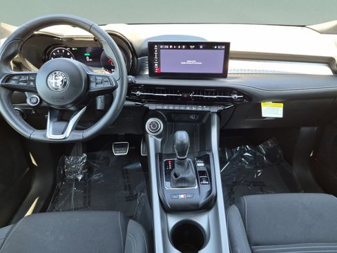 Used 2025 Alfa Romeo Tonale AWD/4WD image 22