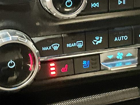 Used 2023 Ford F150 Lariat image 21