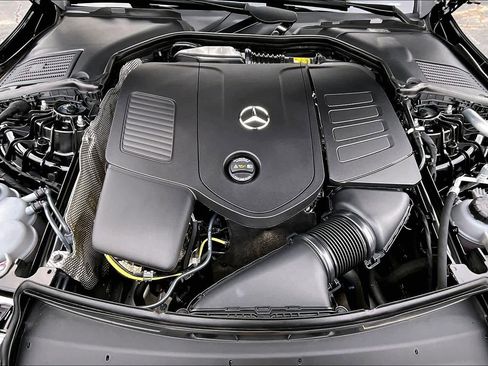 Certified 2025 Mercedes-Benz C 300 4MATIC Sedan image 31