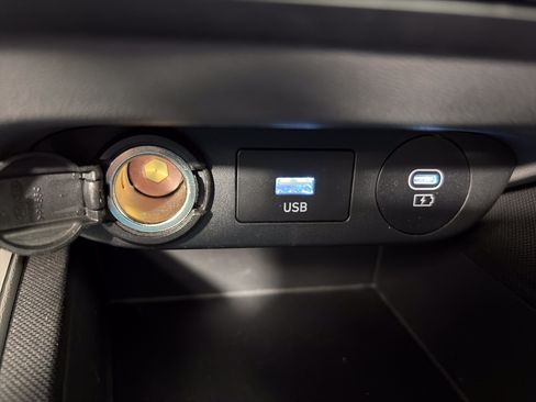 Used 2024 Hyundai Elantra Blue FWD image 26