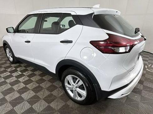 Used 2024 Nissan Kicks S FWD image 5