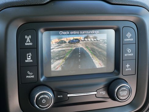 Used 2020 Jeep Renegade Sport image 27