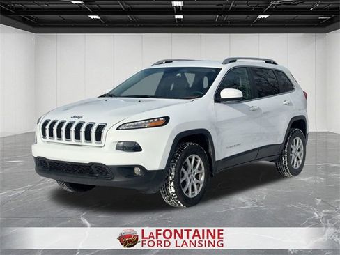 Used 2016 Jeep Cherokee Latitude w/ Cold Weather Group image 1