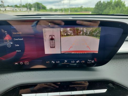 New 2025 Buick Enclave Avenir w/ Super Cruise Package image 16