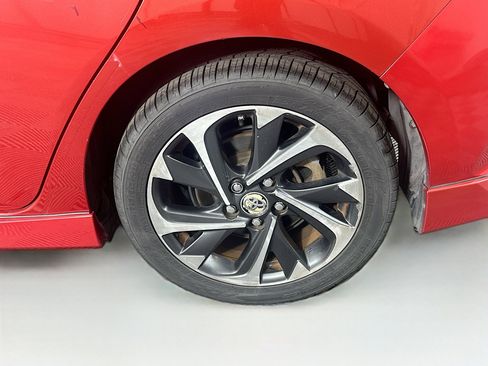 Used 2018 Toyota Corolla iM w/ Carpet Mat Package (TMS) FWD image 11