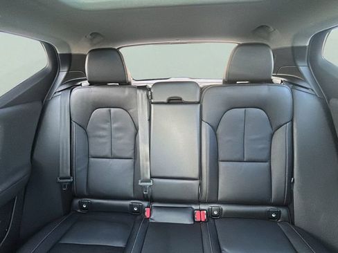 Used 2023 Volvo XC40 B5 Plus AWD/4WD image 17