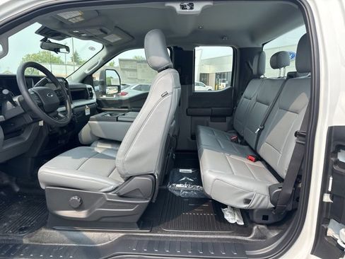 New 2025 Ford F250 XL w/ XL Chrome Package image 10