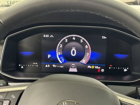 New 2026 Volkswagen Jetta SE FWD image 22