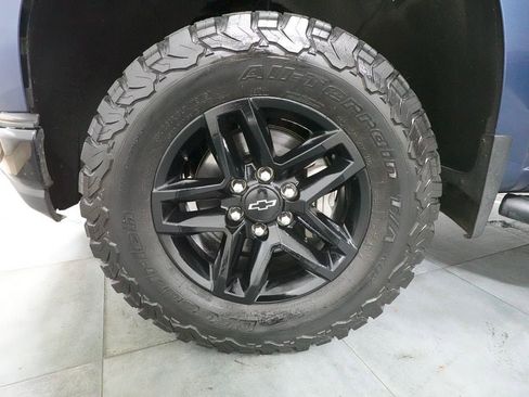 Used 2020 Chevrolet Silverado 1500 LT Trail Boss image 36