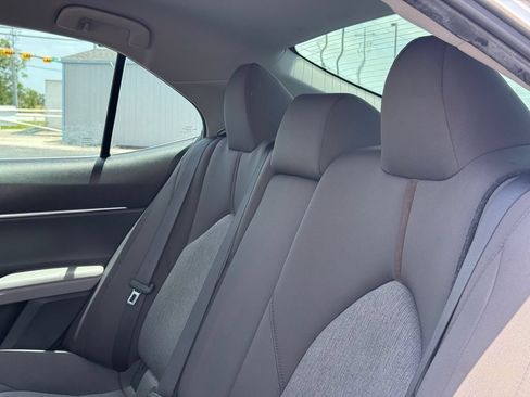 Used 2020 Toyota Camry LE FWD image 18
