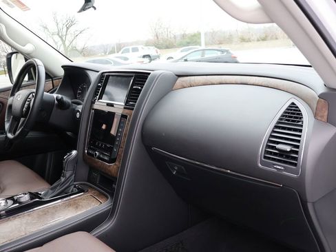 Used 2021 INFINITI QX80 Premium Select w/ All-Season Package image 11