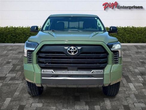 Used 2022 Toyota Tundra SR5 w/ SR5 Convenience Package AWD/4WD image 6