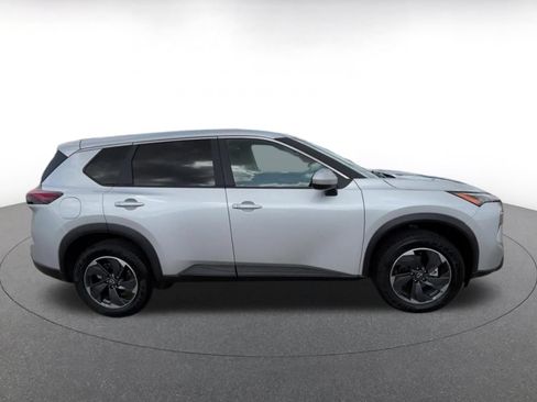 Used 2025 Nissan Rogue SV FWD image 13