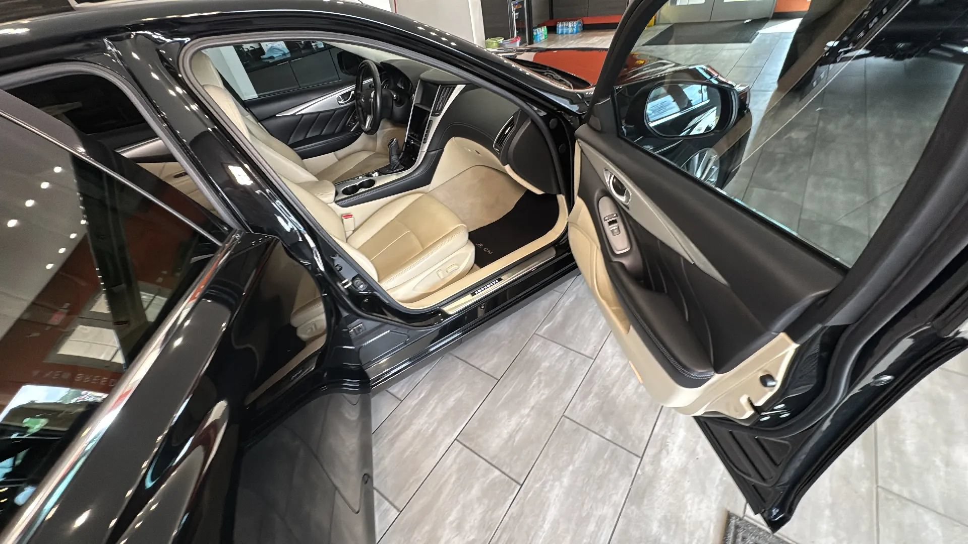 Used 2019 INFINITI Q50 Luxe w/ Cargo Package (L96) RWD image 50