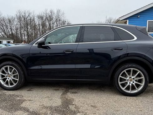 Used 2019 Porsche Cayenne S w/ Premium Plus Package AWD/4WD image 9