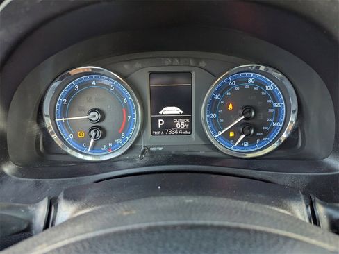 Used 2017 Toyota Corolla LE image 32